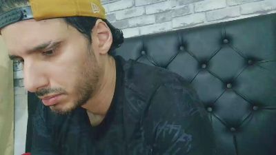 Tyler_dn live cam on Cam4