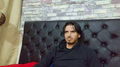 Tyler_dn live cam on Cam4