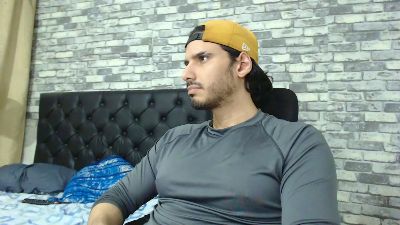 Tyler_dn live cam on Cam4