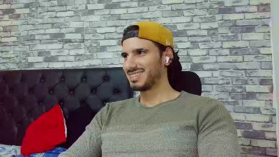 Tyler_dn live cam on Cam4