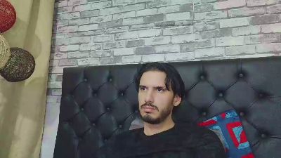 Tyler_dn live cam on Cam4