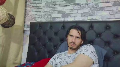 Tyler_dn live cam on Cam4