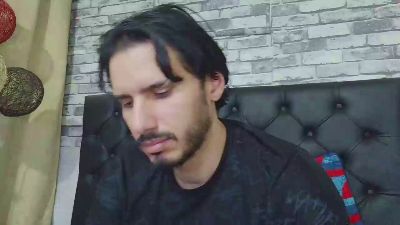 Tyler_dn live cam on Cam4