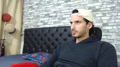 Tyler_dn live cam on Cam4