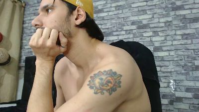Tyler_dn live cam on Cam4