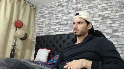 Tyler_dn live cam on Cam4