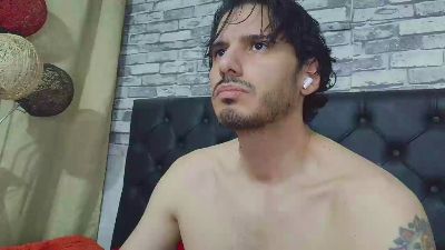 Tyler_dn live cam on Cam4