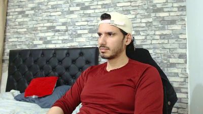 Tyler_dn live cam on Cam4