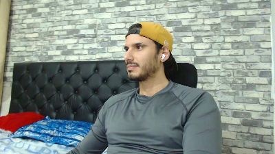 Tyler_dn live cam on Cam4