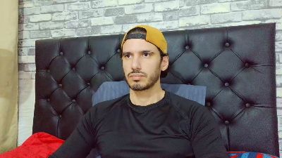 Tyler_dn live cam on Cam4