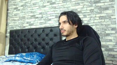 Tyler_dn live cam on Cam4