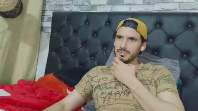 Tyler_dn live cam on Cam4