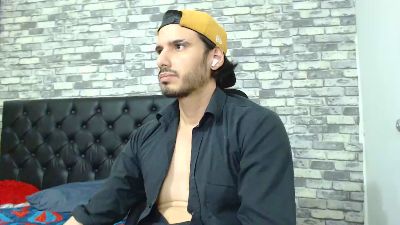 Tyler_dn live cam on Cam4