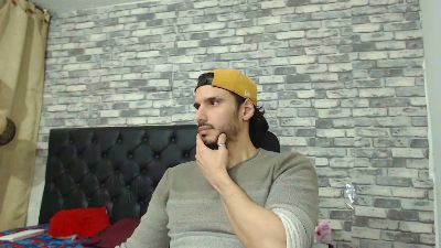 Tyler_dn live cam on Cam4