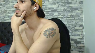 Tyler_dn live cam on Cam4