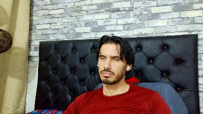 Tyler_dn live cam on Cam4