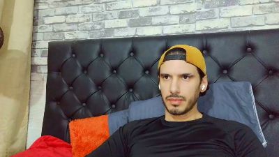 Tyler_dn live cam on Cam4