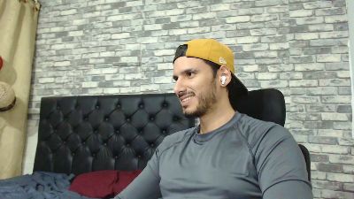 Tyler_dn live cam on Cam4