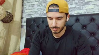 Tyler_dn live cam on Cam4