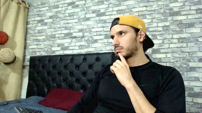 Tyler_dn live cam on Cam4