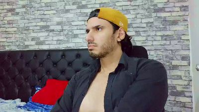 Tyler_dn live cam on Cam4