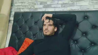 Tyler_dn live cam on Cam4