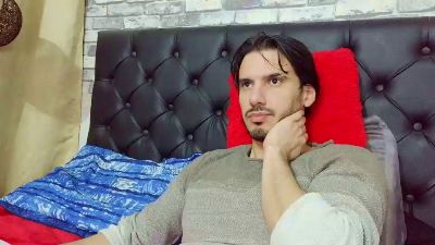 Tyler_dn live cam on Cam4