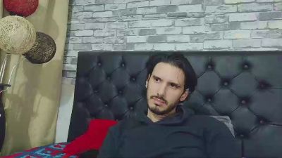 Tyler_dn live cam on Cam4