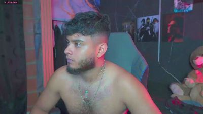 Tyler_price live cam on Cam4