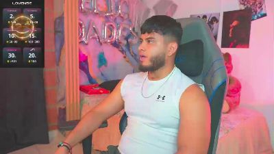 Tyler_price live cam on Cam4