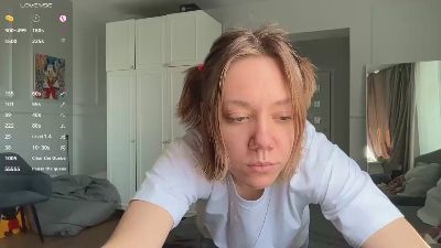 TynishaEben live cam on Cam4