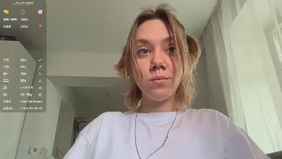 TynishaEben live cam on Cam4