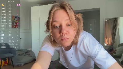TynishaEben live cam on Cam4