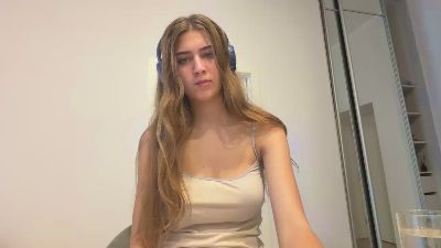 TynishaMacivor live cam on Cam4