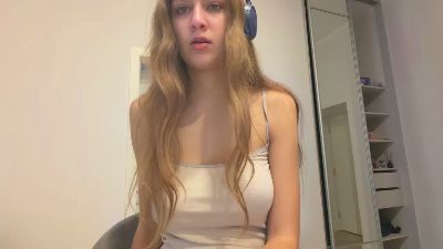 TynishaMacivor live cam on Cam4