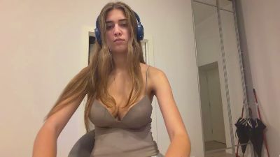 TynishaMacivor live cam on Cam4