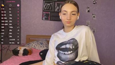 TyraFelicano live cam on Cam4