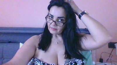 URAGANO_PASION_ live cam on Cam4