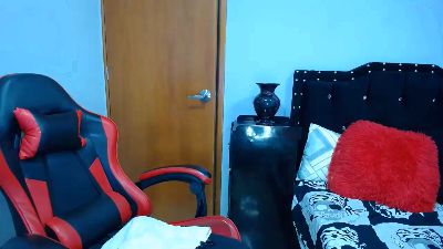URSULAWHITE69 live cam on Cam4