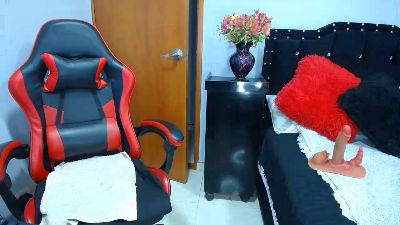 URSULAWHITE69 live cam on Cam4