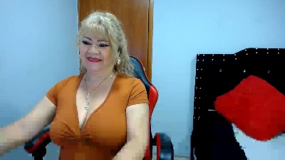 URSULAWHITE69 live cam on Cam4
