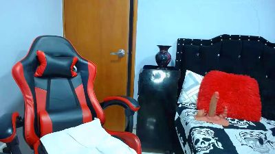 URSULAWHITE69 live cam on Cam4