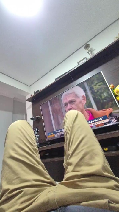 Uber_dot_Pr live cam on Cam4