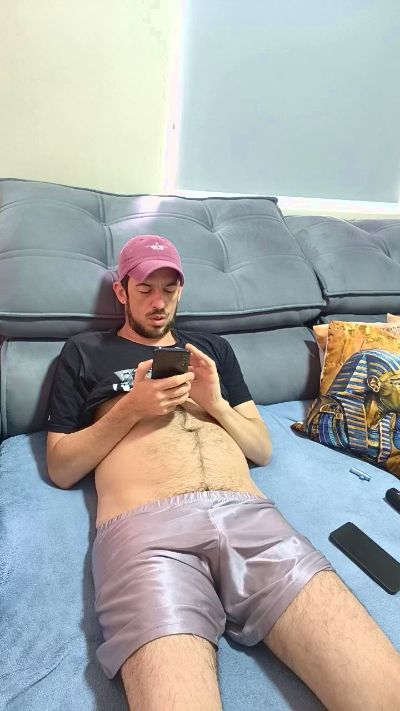 Uber_dot_Pr live cam on Cam4