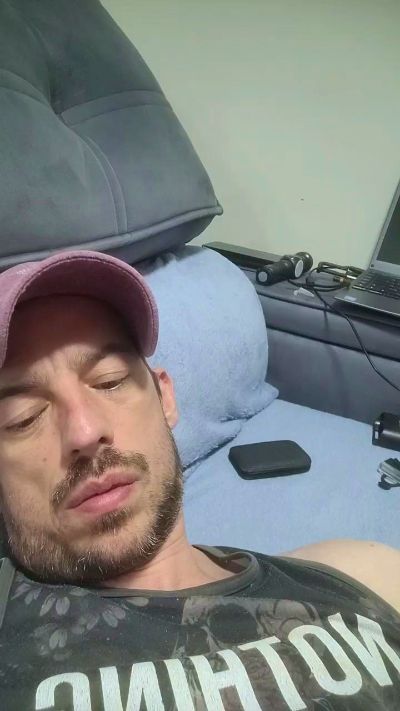 Uber_dot_Pr live cam on Cam4