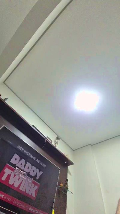 Uber_dot_Pr live cam on Cam4
