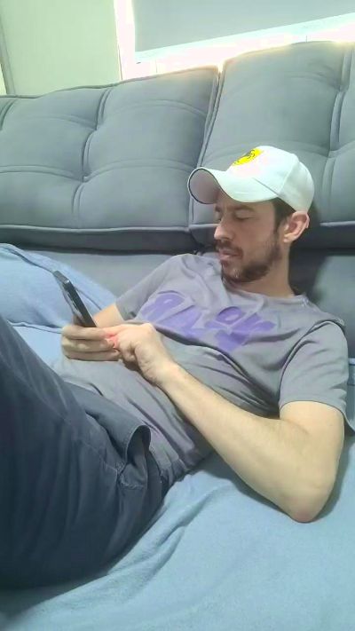 Uber_dot_Pr live cam on Cam4