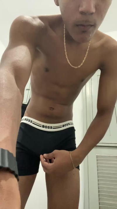 Uelington19cm live cam on Cam4