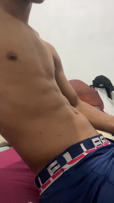 Uelingtonmoreno live cam on Cam4