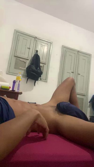 Uelingtonmoreno live cam on Cam4